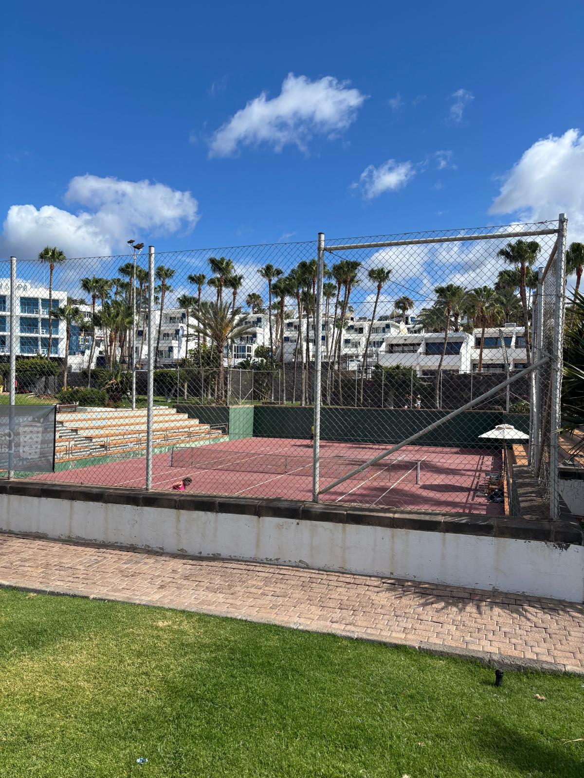 Pista de tenis del centro deportivo