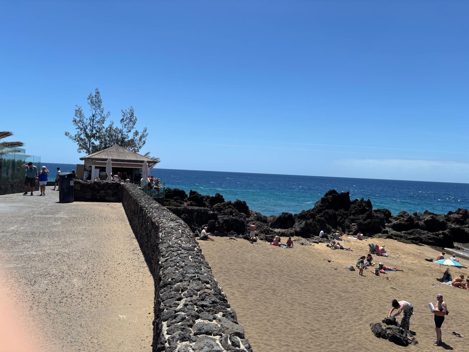 Paseo marítimo junto a Playa Chica